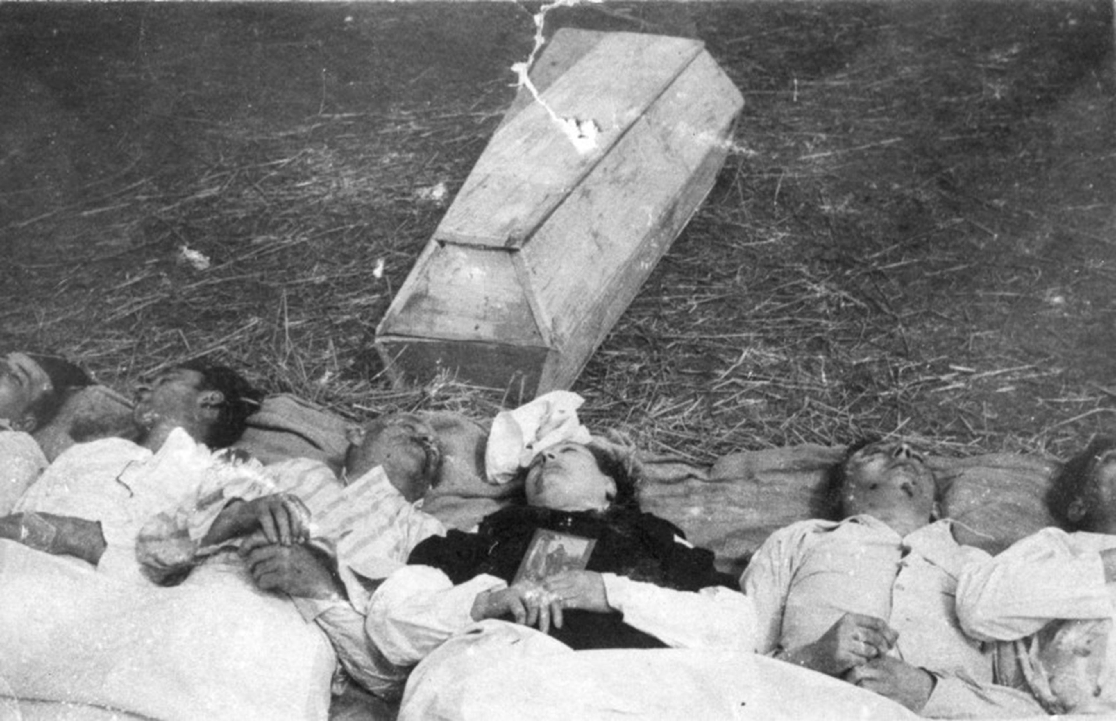 ok.1943, Chołopecze, Wołyń, Ukraina
Czesi pomordowani przez Ukraińców we wsi Chołopecze.
Fot. NN, zbiory Ośrodka KARTA, udostępniła Teresa Radziszewska